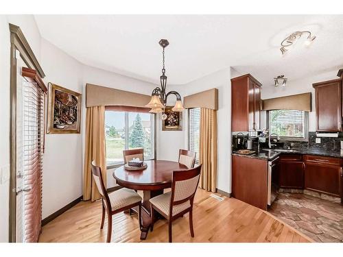 30 Everhollow Rise Sw, Calgary, AB - Indoor Photo Showing Dining Room