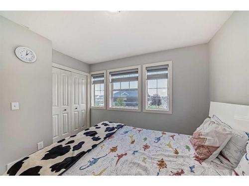 149 Saddlebrook Way Ne, Calgary, AB - Indoor Photo Showing Bedroom