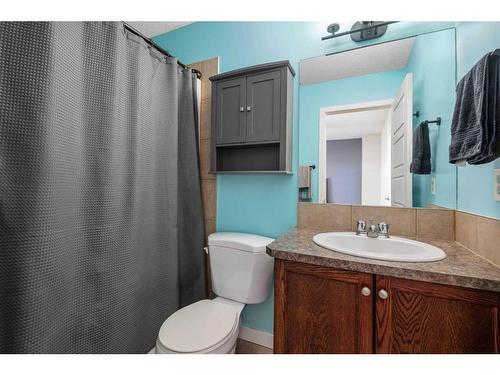 793 Luxstone Landing Sw, Airdrie, AB - Indoor Photo Showing Bathroom