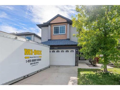 793 Luxstone Landing Sw, Airdrie, AB - Outdoor