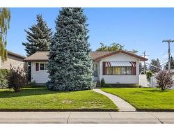 4704 North Haven Drive NW Calgary, AB T2K 2J4