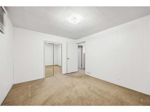 4704 North Haven Drive Nw, Calgary, AB - Indoor Photo Showing Other Room