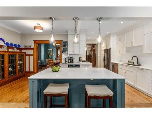 3812 6 Street Sw, Calgary, AB - Indoor Photo Showing Kitchen With Upgraded Kitchen