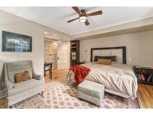 3812 6 Street Sw, Calgary, AB - Indoor Photo Showing Bedroom