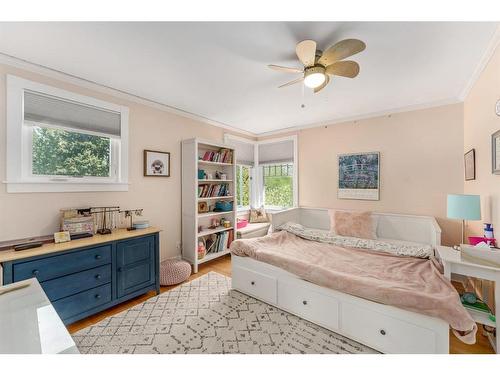 3812 6 Street Sw, Calgary, AB - Indoor Photo Showing Bedroom