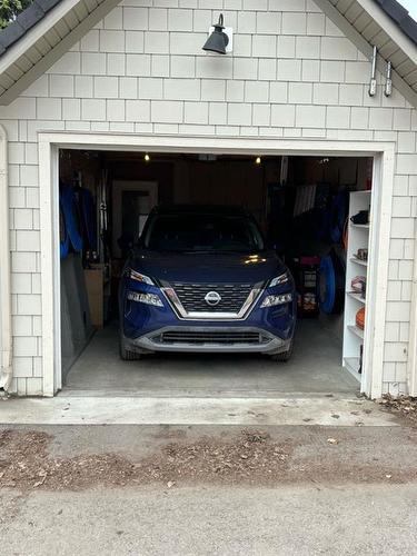 3812 6 Street Sw, Calgary, AB - Indoor Photo Showing Garage