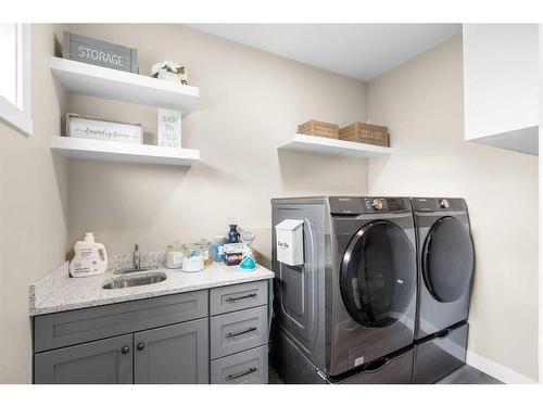 203 35A Street Sw, Calgary, AB - Indoor Photo Showing Laundry Room