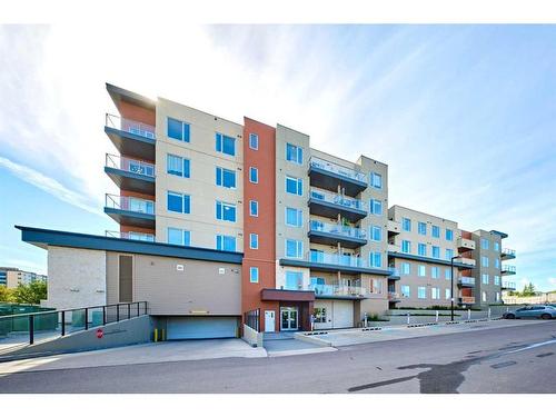 504-71 Shawnee Common Sw, Calgary, AB - Outdoor With Facade