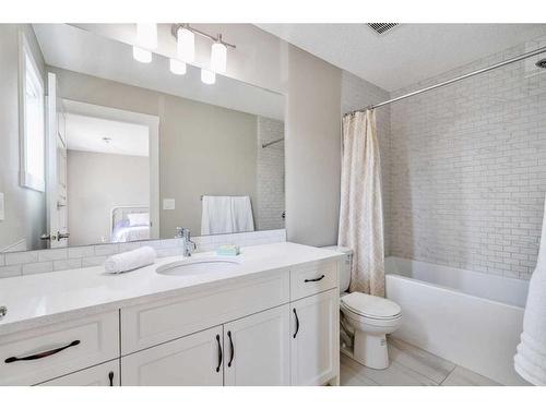 90 Seton Grove Se, Calgary, AB - Indoor Photo Showing Bathroom