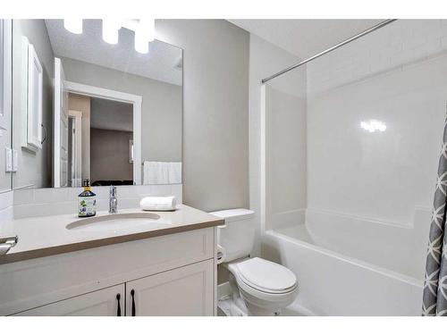 90 Seton Grove Se, Calgary, AB - Indoor Photo Showing Bathroom