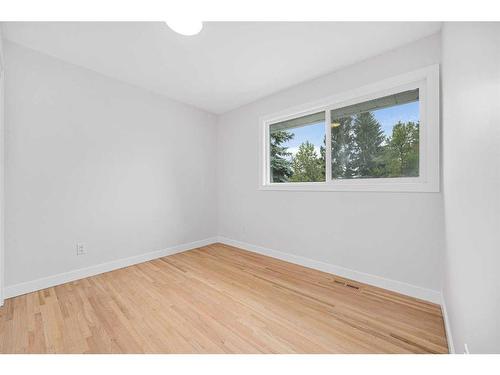 2715 Grant Crescent Sw, Calgary, AB - Indoor Photo Showing Other Room