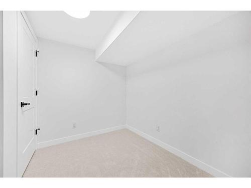 2715 Grant Crescent Sw, Calgary, AB - Indoor Photo Showing Other Room