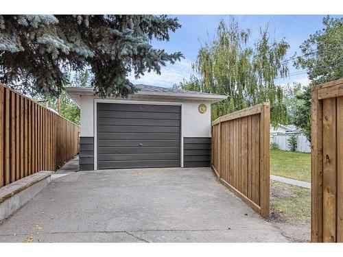 2715 Grant Crescent Sw, Calgary, AB - Outdoor With Exterior