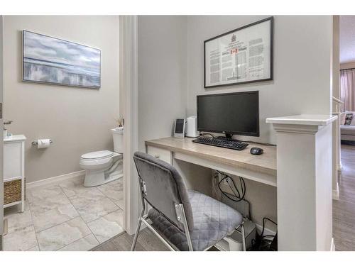 83 Sundown Way, Cochrane, AB - Indoor Photo Showing Bathroom