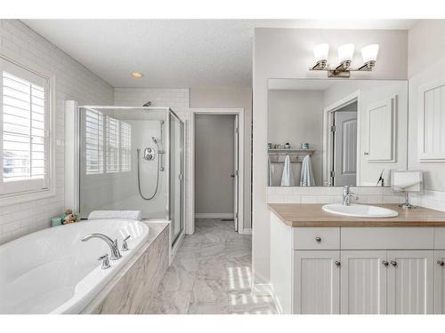 83 Sundown Way, Cochrane, AB - Indoor Photo Showing Bathroom