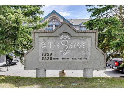 233-7229 Sierra Morena Boulevard Sw, Calgary, AB - Outdoor