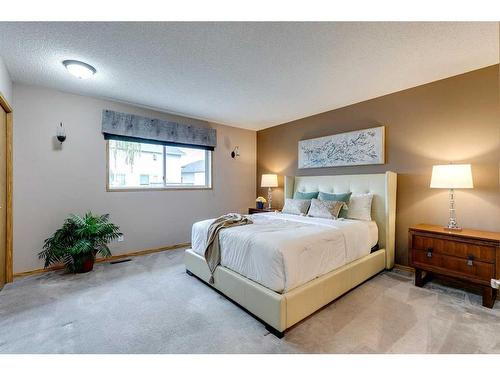 27 Citadel Pass Crescent Nw, Calgary, AB - Indoor Photo Showing Bedroom