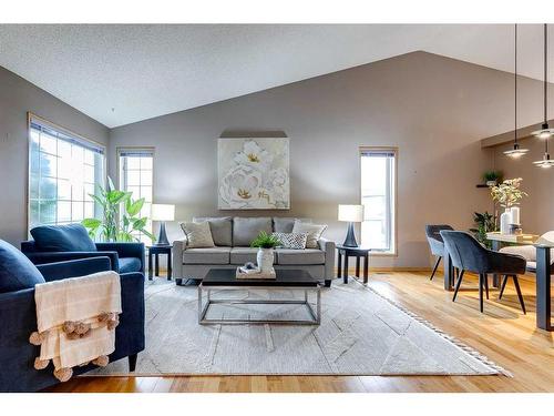 27 Citadel Pass Crescent Nw, Calgary, AB - Indoor Photo Showing Living Room