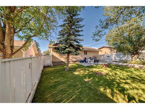 4819 41 Avenue Sw, Calgary, AB - Outdoor