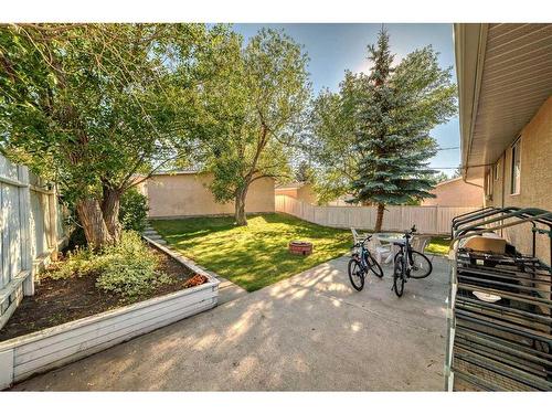 4819 41 Avenue Sw, Calgary, AB - Outdoor