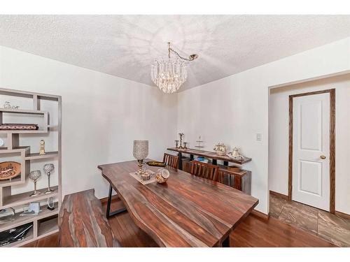 4819 41 Avenue Sw, Calgary, AB - Indoor Photo Showing Dining Room