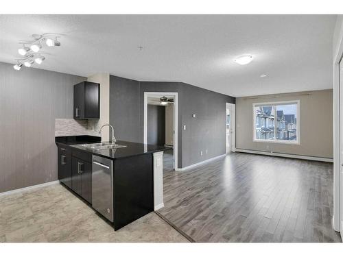 217-195 Kincora Glen Road Nw, Calgary, AB - Indoor Photo Showing Kitchen