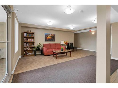 217-195 Kincora Glen Road Nw, Calgary, AB - Indoor Photo Showing Other Room