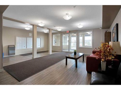 217-195 Kincora Glen Road Nw, Calgary, AB - Indoor Photo Showing Other Room