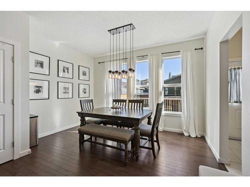 321 Marquis Heights Se, Calgary, AB - Indoor Photo Showing Dining Room