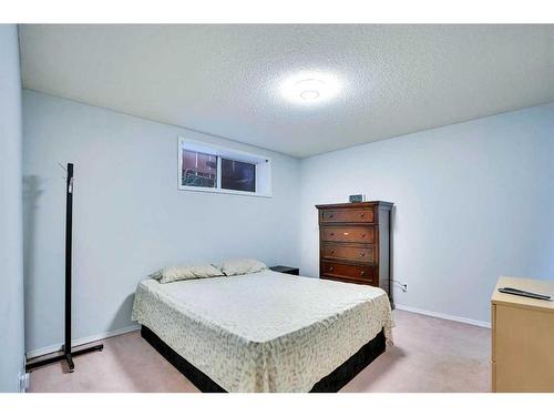 116 San Fernando Crescent Ne, Calgary, AB - Indoor Photo Showing Bedroom