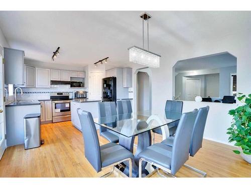 116 San Fernando Crescent Ne, Calgary, AB - Indoor Photo Showing Dining Room