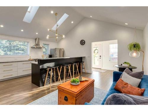 2908 17 Street Se, Calgary, AB - Indoor Photo Showing Living Room