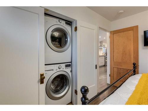 2908 17 Street Se, Calgary, AB - Indoor Photo Showing Laundry Room