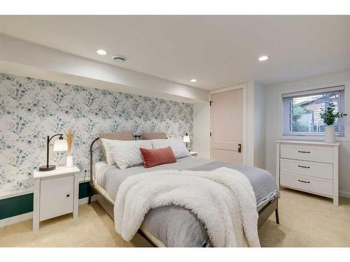 2908 17 Street Se, Calgary, AB - Indoor Photo Showing Bedroom