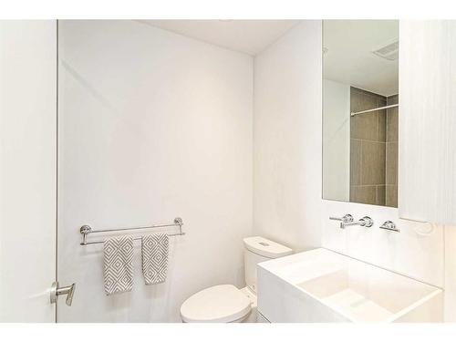 1603-615 6 Avenue Se, Calgary, AB - Indoor Photo Showing Bathroom