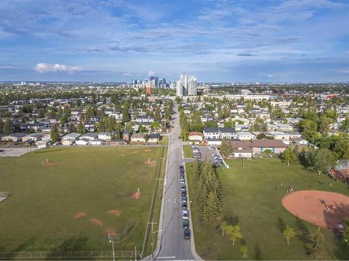 303-117 19 Avenue Ne, Calgary, AB - Outdoor With View