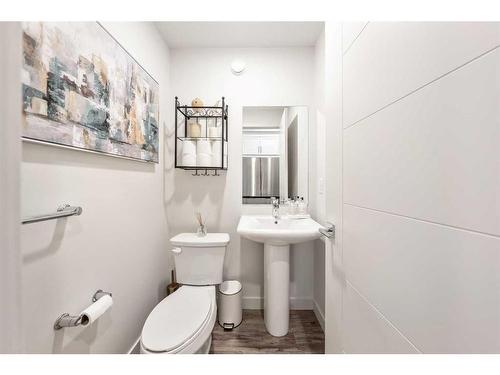 1210-100 Walgrove Court Se, Calgary, AB - Indoor Photo Showing Bathroom