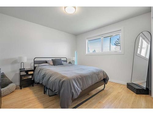 2008 38 Street Se, Calgary, AB - Indoor Photo Showing Bedroom