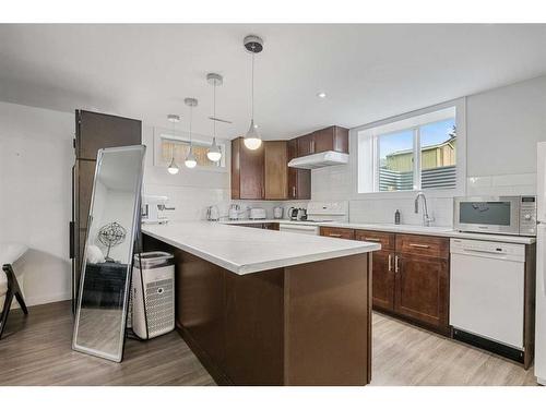 2008 38 Street Se, Calgary, AB - Indoor Photo Showing Kitchen