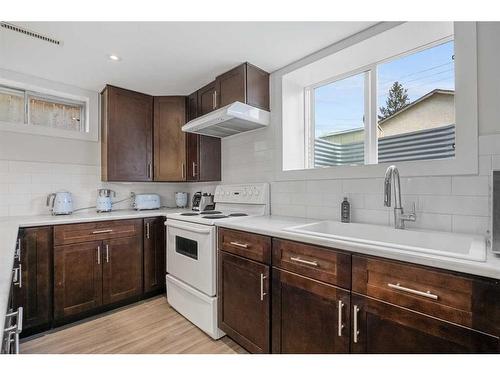 2008 38 Street Se, Calgary, AB - Indoor Photo Showing Kitchen