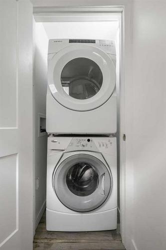 2008 38 Street Se, Calgary, AB - Indoor Photo Showing Laundry Room