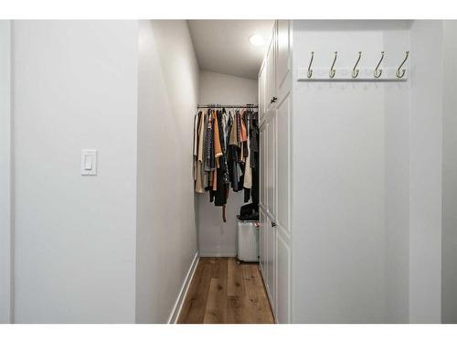 1102 Levis Avenue Sw, Calgary, AB - Indoor Photo Showing Other Room