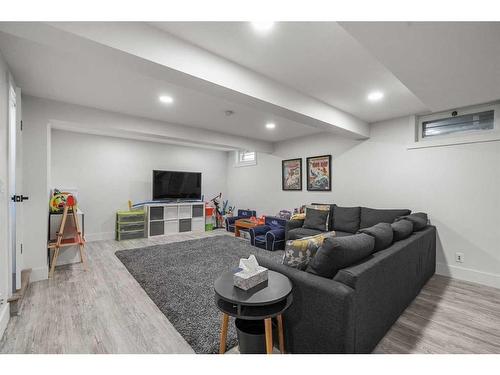 1102 Levis Avenue Sw, Calgary, AB - Indoor Photo Showing Basement