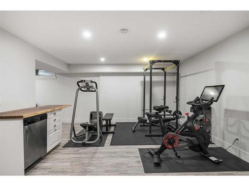 1102 Levis Avenue Sw, Calgary, AB - Indoor Photo Showing Gym Room