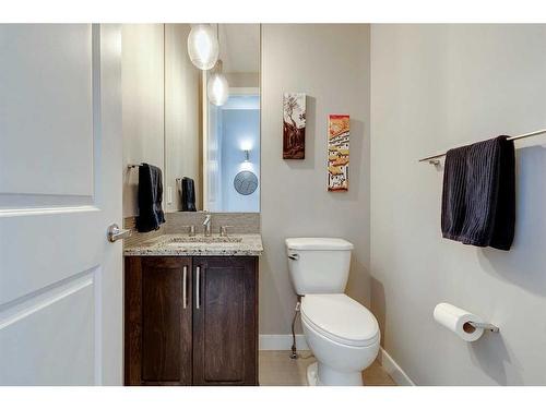 87 Panton View Nw, Calgary, AB - Indoor Photo Showing Bathroom