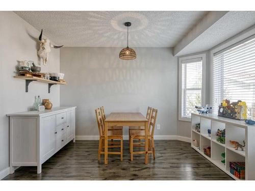 217 Harvest Gold Circle Ne, Calgary, AB - Indoor Photo Showing Dining Room