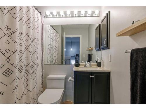 217 Harvest Gold Circle Ne, Calgary, AB - Indoor Photo Showing Bathroom