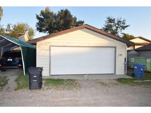 147 Berkshire Close Nw, Calgary, AB - Outdoor With Exterior