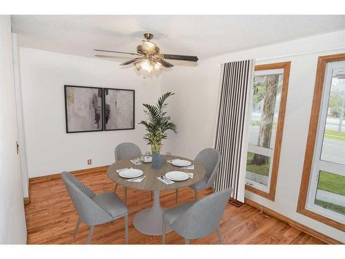 147 Berkshire Close Nw, Calgary, AB - Indoor Photo Showing Dining Room