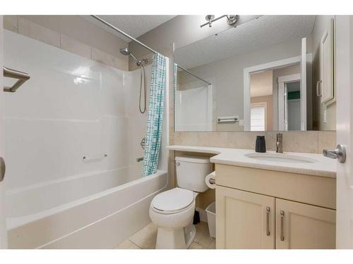 9 Nolanfield Point Nw, Calgary, AB - Indoor Photo Showing Bathroom